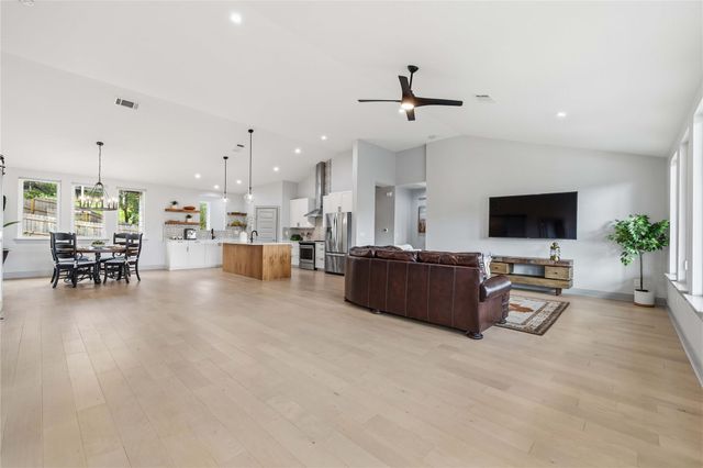 20901 Broken Arrow ST, Lago Vista, TX 78645