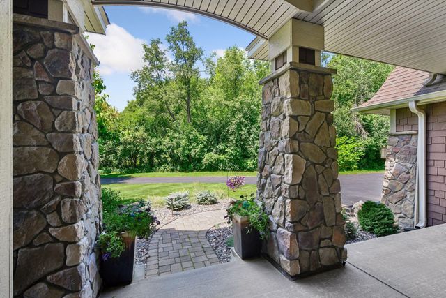 6160 Ithaca Lane N, Plymouth, MN 55446