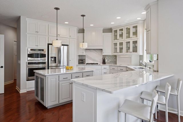 6160 Ithaca Lane N, Plymouth, MN 55446