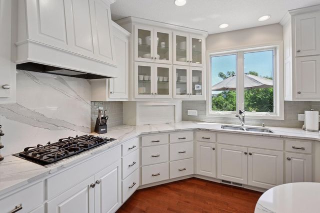 6160 Ithaca Lane N, Plymouth, MN 55446