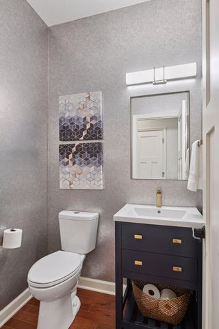 6160 Ithaca Lane N, Plymouth, MN 55446