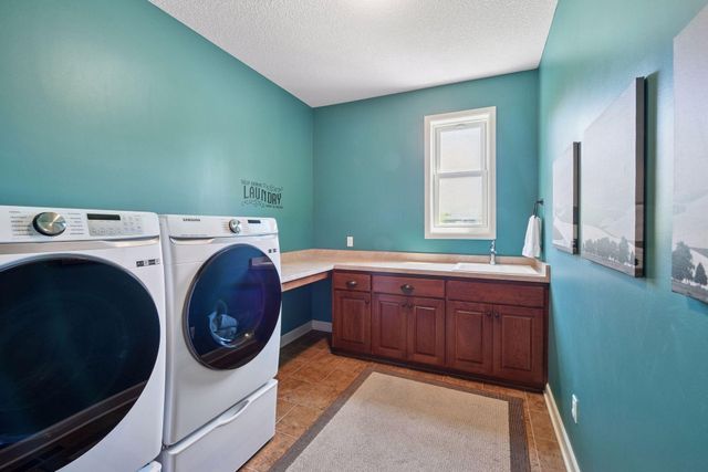 6160 Ithaca Lane N, Plymouth, MN 55446