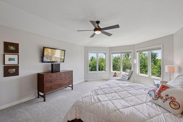 6160 Ithaca Lane N, Plymouth, MN 55446