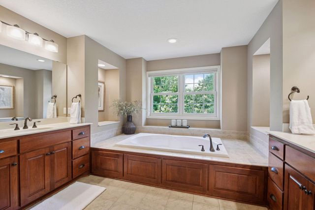 6160 Ithaca Lane N, Plymouth, MN 55446