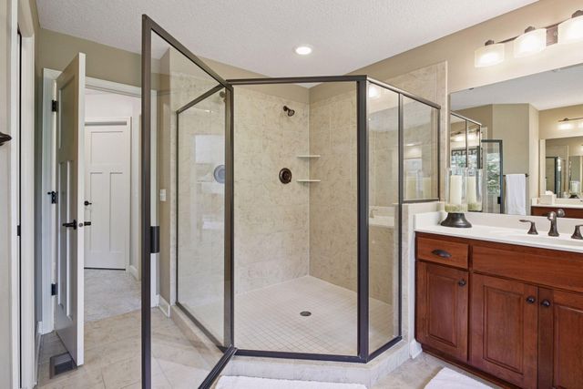 6160 Ithaca Lane N, Plymouth, MN 55446