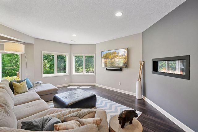 6160 Ithaca Lane N, Plymouth, MN 55446