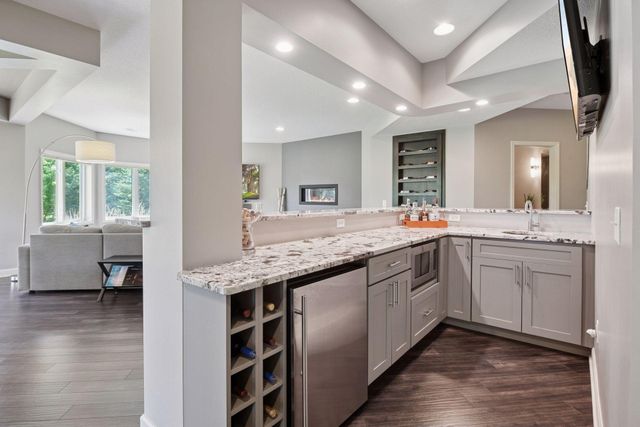 6160 Ithaca Lane N, Plymouth, MN 55446