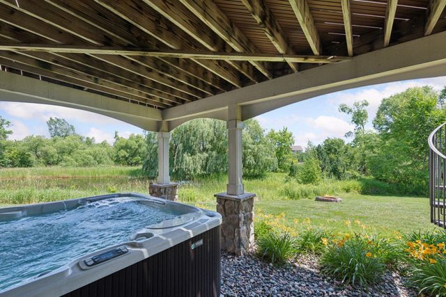 6160 Ithaca Lane N, Plymouth, MN 55446