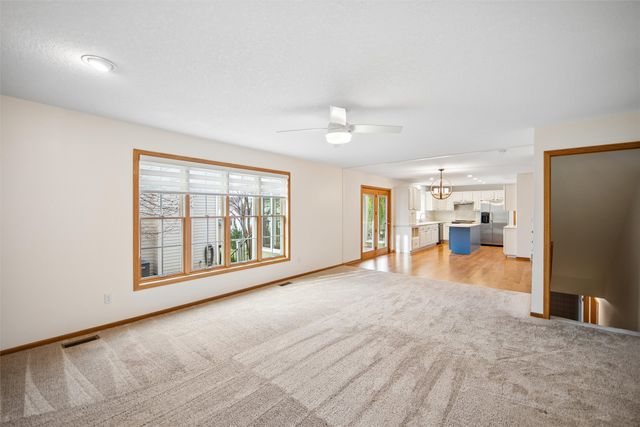 5820 Beechtree Drive, West Des Moines, IA 50266