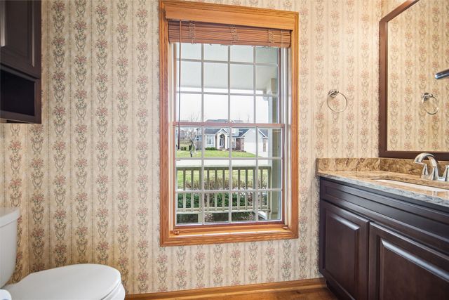 5820 Beechtree Drive, West Des Moines, IA 50266