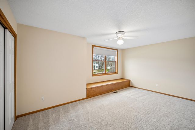 5820 Beechtree Drive, West Des Moines, IA 50266