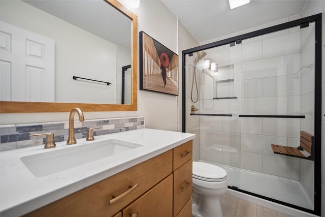 5820 Beechtree Drive, West Des Moines, IA 50266