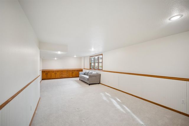 5820 Beechtree Drive, West Des Moines, IA 50266