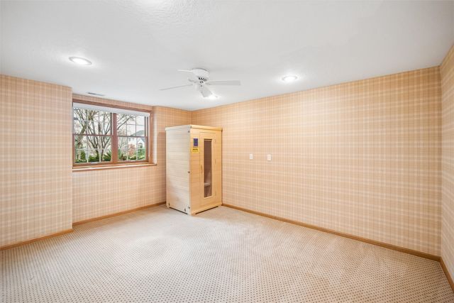 5820 Beechtree Drive, West Des Moines, IA 50266