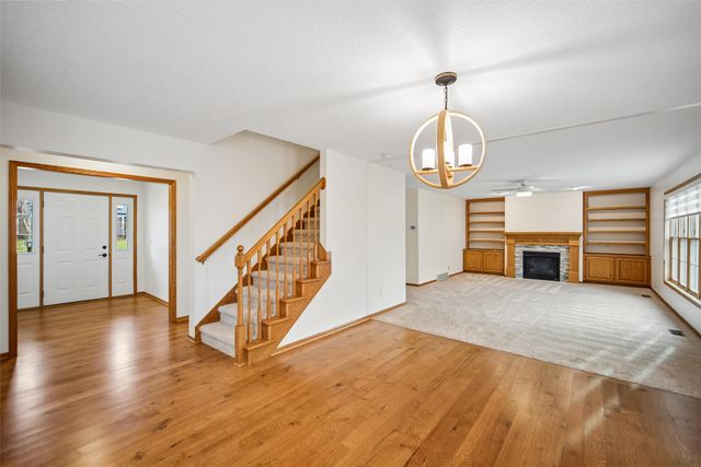 5820 Beechtree Drive, West Des Moines, IA 50266