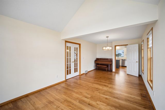 5820 Beechtree Drive, West Des Moines, IA 50266