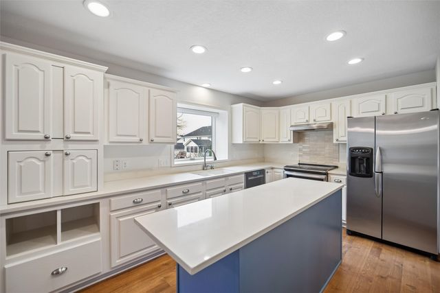 5820 Beechtree Drive, West Des Moines, IA 50266