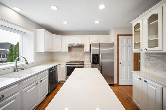 5820 Beechtree Drive, West Des Moines, IA 50266