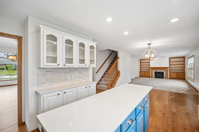 5820 Beechtree Drive, West Des Moines, IA 50266