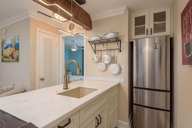 1301 S HOWARD AVENUE A9, Tampa, FL 33606
