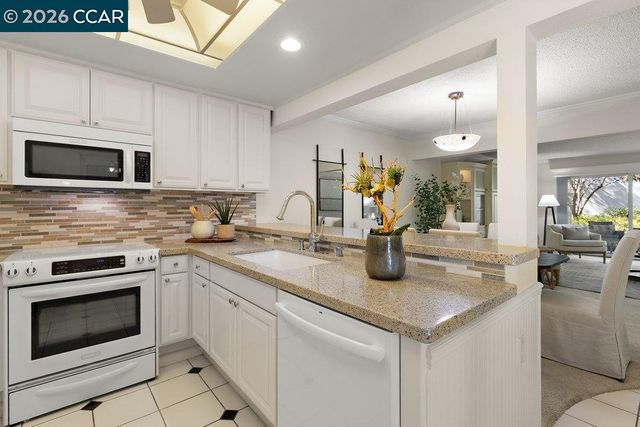 2057 Golden Rain Rd 8, Walnut Creek, CA 94595