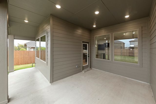 4043 Bedford Drive, Heartland, TX 75114