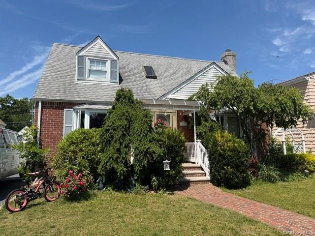 231 Dorchester Road, Garden City, NY 11530