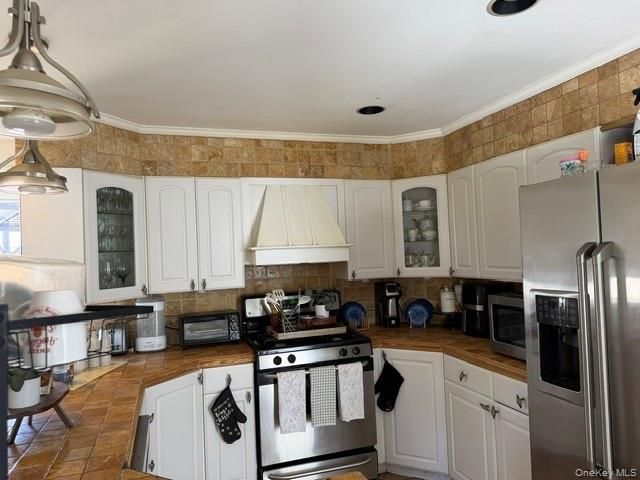 231 Dorchester Road, Garden City, NY 11530