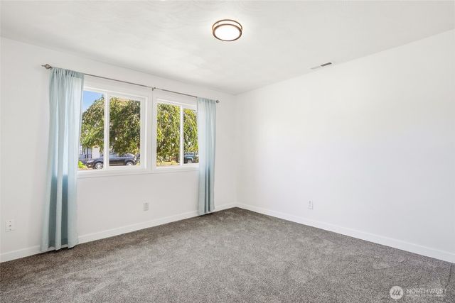 381 N Cascade Street, Buckley, WA 98321