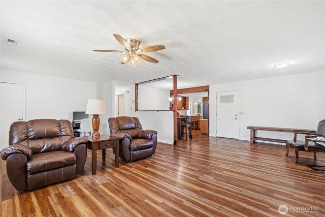 381 N Cascade Street, Buckley, WA 98321