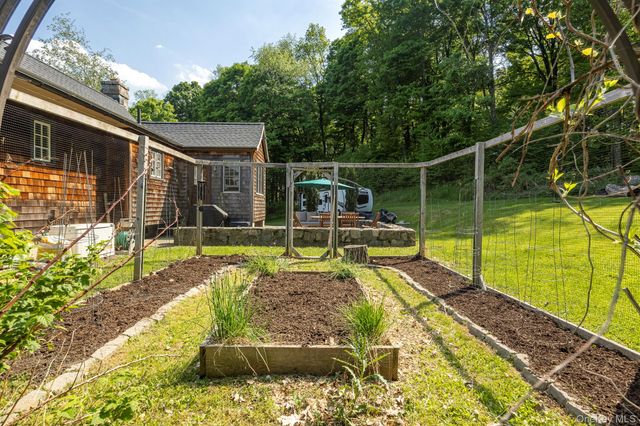 3881 ROUTE 44, Millbrook, NY 12545