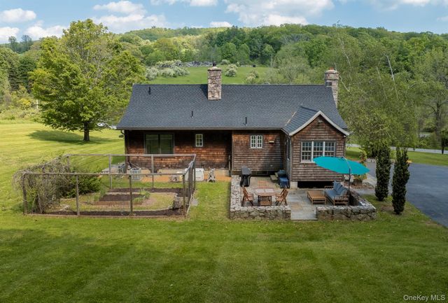 3881 ROUTE 44, Millbrook, NY 12545