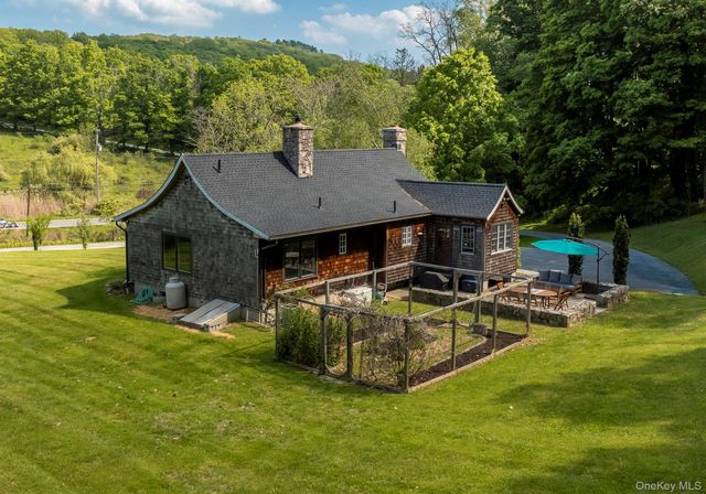 3881 ROUTE 44, Millbrook, NY 12545