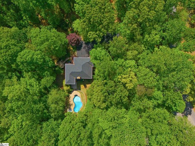 24 Hawk Nest Road, Travelers Rest, SC 29690
