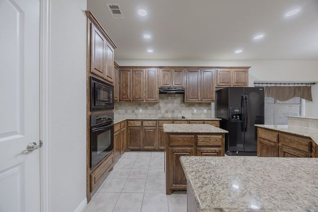 305 Village Drive, Red Oak, TX 75154