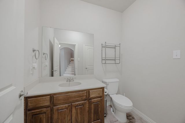 305 Village Drive, Red Oak, TX 75154