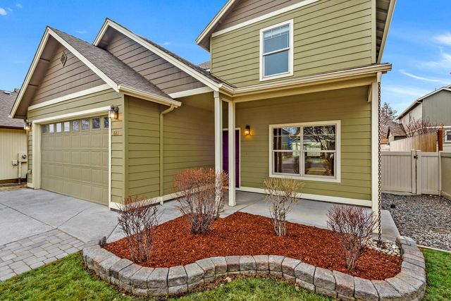 641 SE Glengarry Place, Bend, OR 97702