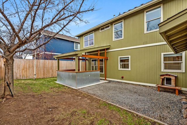 641 SE Glengarry Place, Bend, OR 97702