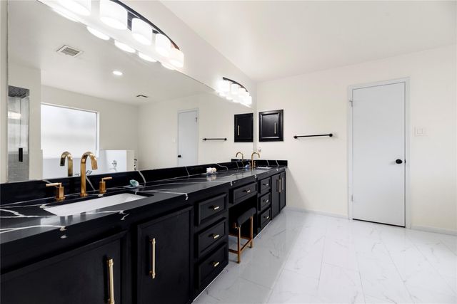 12131 Ella Lee Lane, Houston, TX 77077