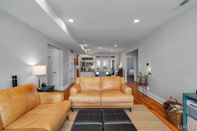 6253 Rosebury Avenue 2E, St Louis, MO 63105