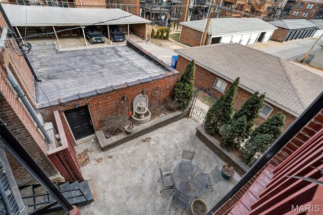 6253 Rosebury Avenue 2E, St Louis, MO 63105