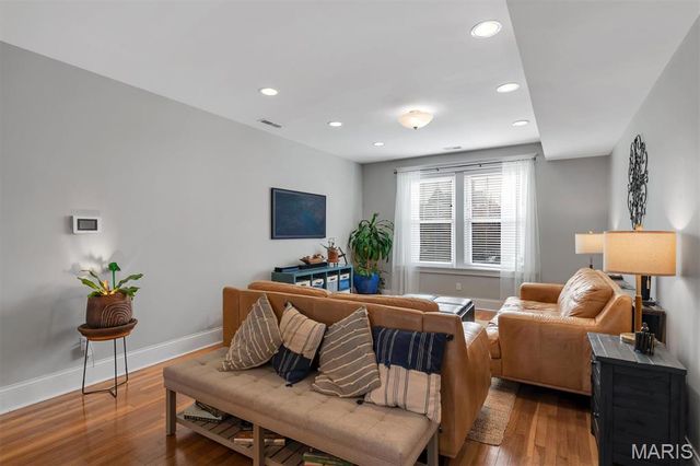 6253 Rosebury Avenue 2E, St Louis, MO 63105