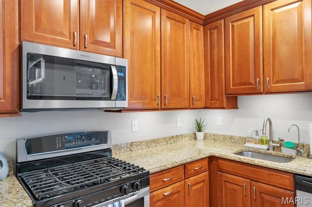 6253 Rosebury Avenue 2E, St Louis, MO 63105