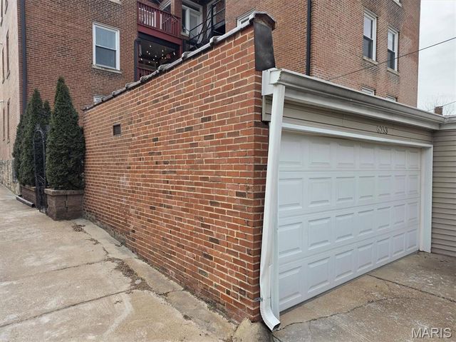 6253 Rosebury Avenue 2E, St Louis, MO 63105