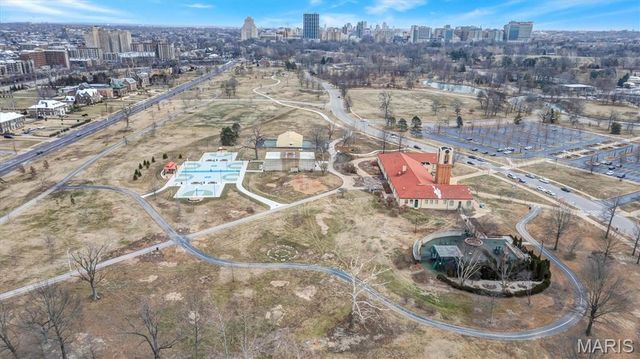 6253 Rosebury Avenue 2E, St Louis, MO 63105