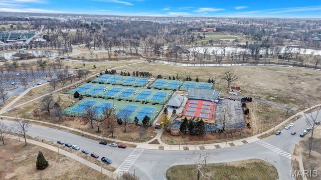 6253 Rosebury Avenue 2E, St Louis, MO 63105