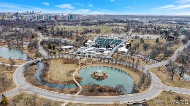 6253 Rosebury Avenue 2E, St Louis, MO 63105