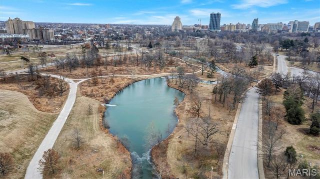 6253 Rosebury Avenue 2E, St Louis, MO 63105