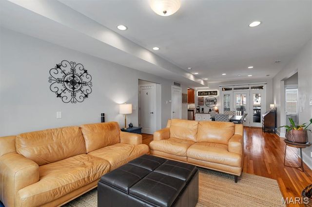 6253 Rosebury Avenue 2E, St Louis, MO 63105