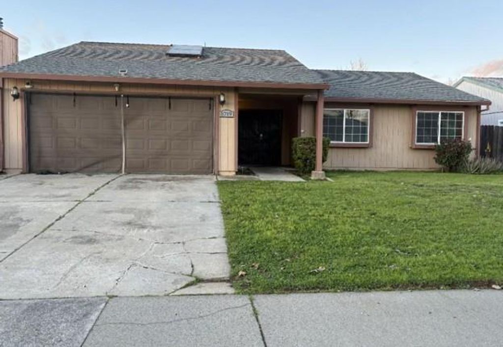 8719 Crystal River Way, Sacramento, CA 95828